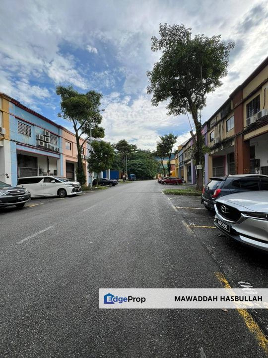 SEKSYEN 33 SHAH ALAM WAREHOUSE PARTIALLY FURNISHED FOR RENT, Selangor, Shah Alam