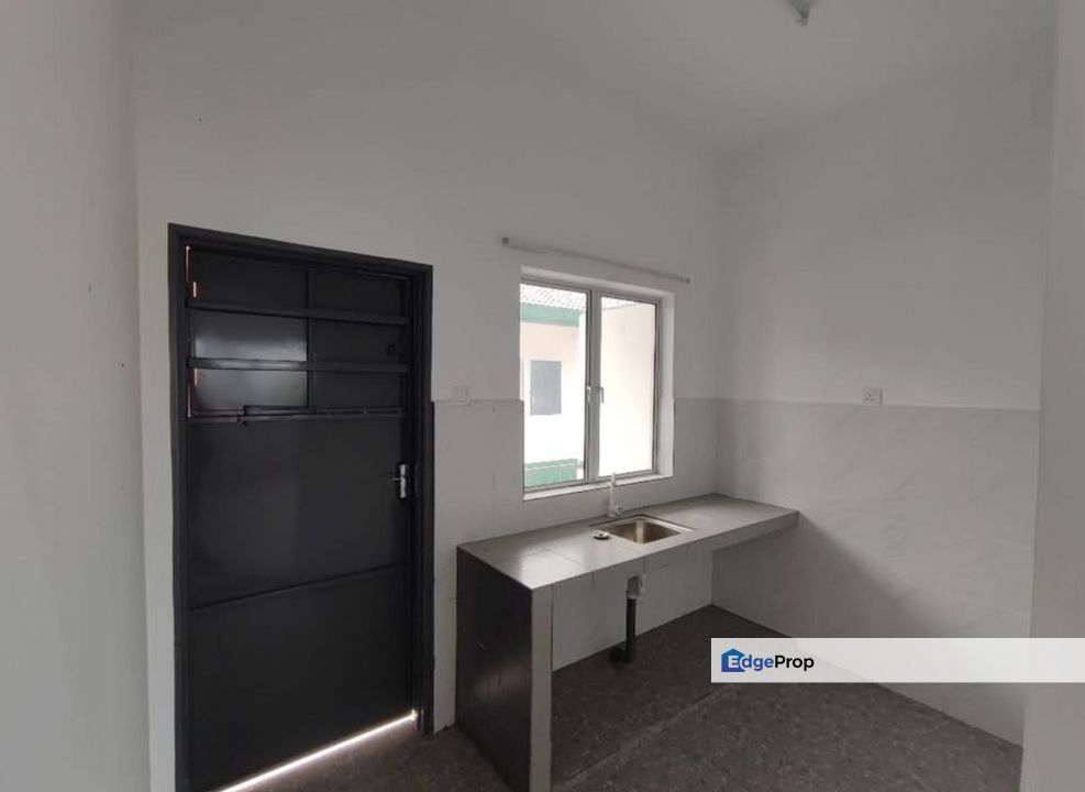 Kampung Razali Kuantan House Upper Floor For Rent, Pahang, Kuantan