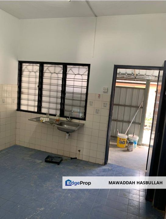Jalan Merak 8 Bandar Puchong Jaya Selangor Double Storey Terrace House Partially Furnished For Rent, Selangor, Puchong