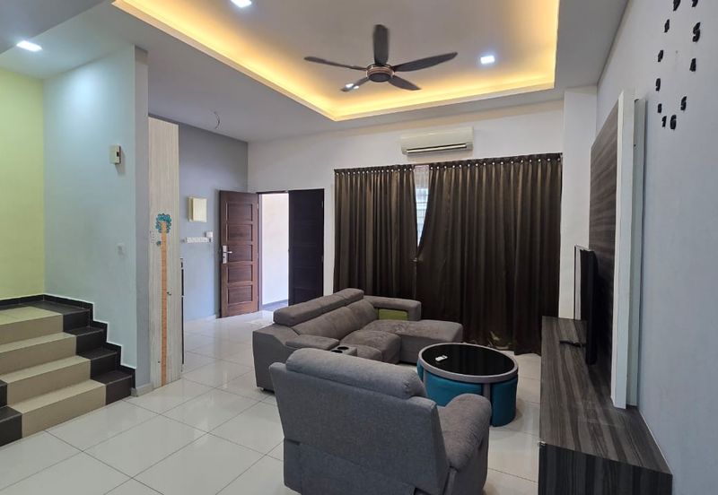 Taman Naluri Indah (Villa Primero)