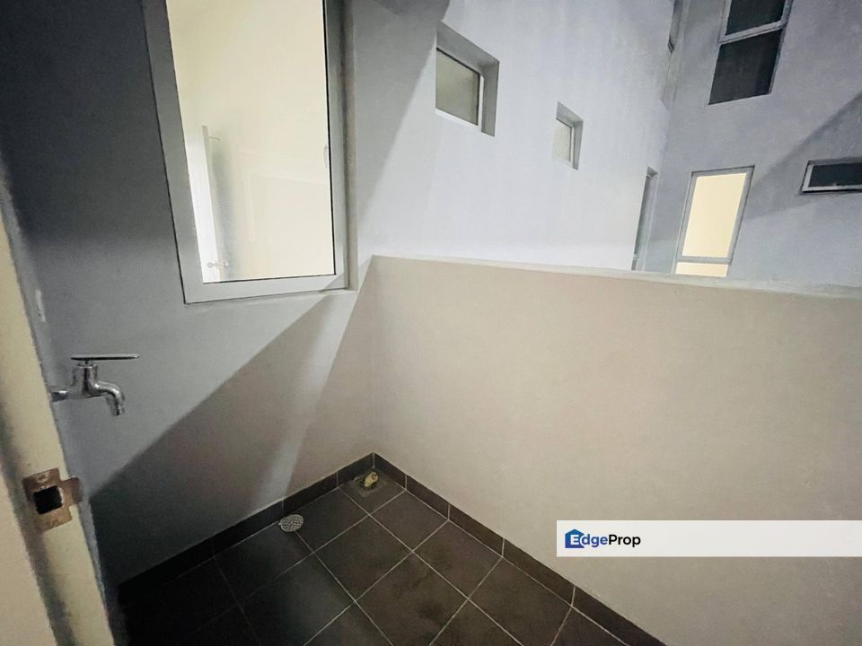  NEW Condo Lakefront Residence Cyberjaya Tower 6, Selangor, Cyberjaya