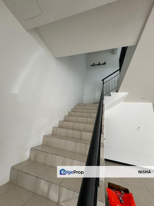 Taman Saujana Utama, Sungai Buloh 2 Storey House Kitchen Extended Ready To Move, Selangor, Sungai Buloh