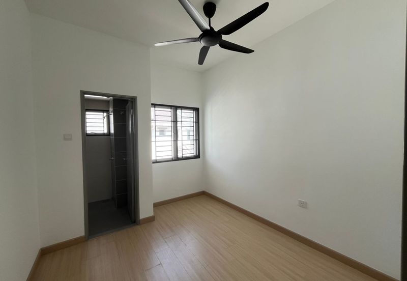 Halya 2 @ Daunan Worldwide