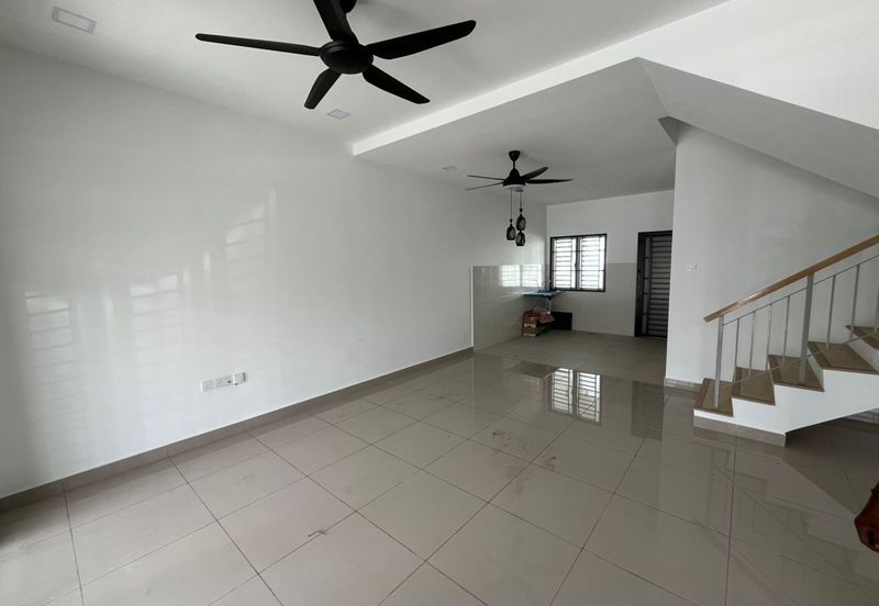 Halya 2 @ Daunan Worldwide