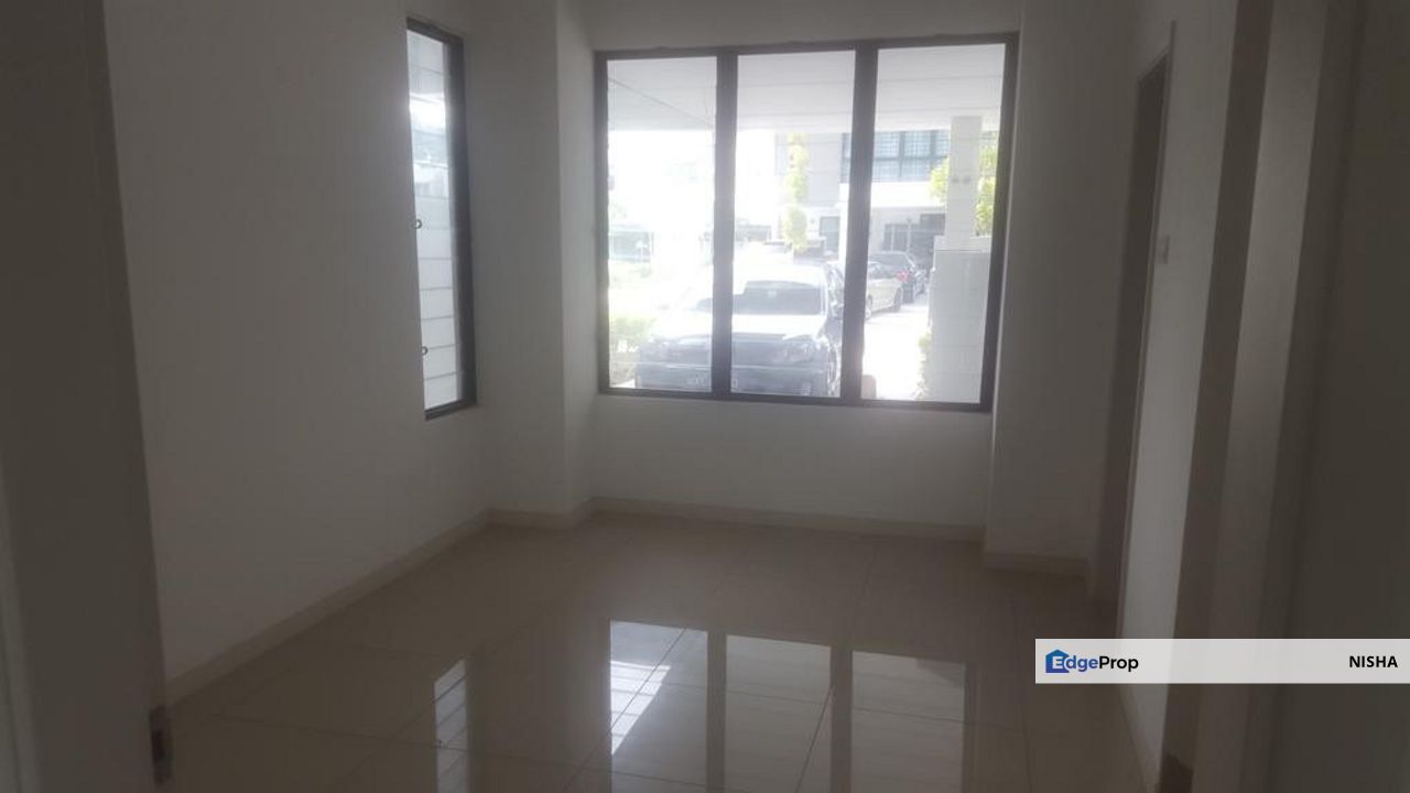 Townvilla Cahaya SPK U9 Shah Alam 3 Storey 4R4B Good Condition For Sale, Selangor, Shah Alam