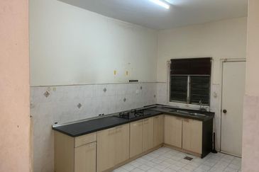 Ayu Qaseh, Alam Nusantara