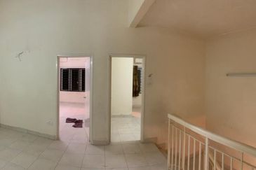 Ayu Qaseh, Alam Nusantara