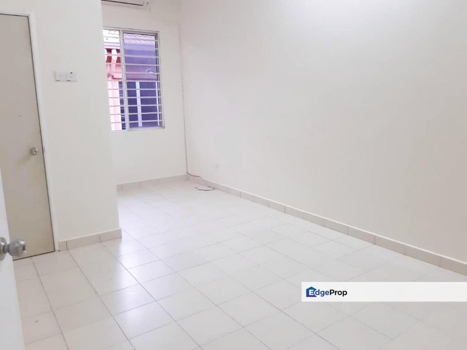 Alam Budiman Shah Alam. Rumah teres dua tingkat. Saiz Besar, Selangor, Shah Alam