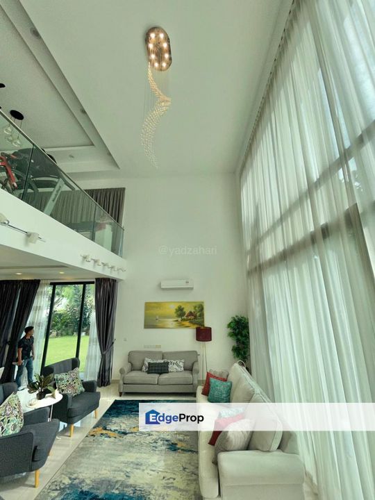 Semi-furnished Double Storey Zero Lot Bungalow next to the natural lake, Perdana Heights U10 Shah Alam, Selangor, Shah Alam