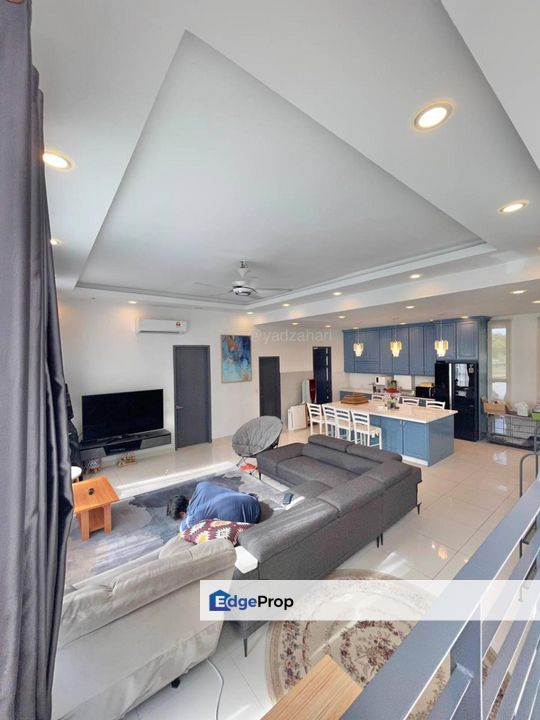 Semi-furnished Double Storey Zero Lot Bungalow next to the natural lake, Perdana Heights U10 Shah Alam, Selangor, Shah Alam