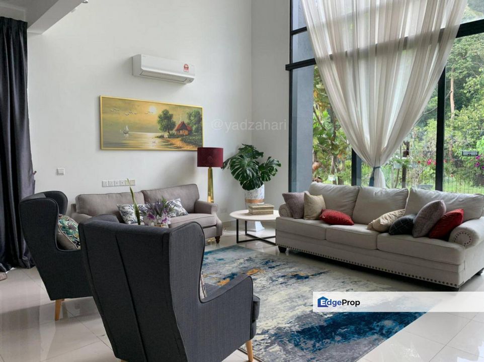 Semi-furnished Double Storey Zero Lot Bungalow next to the natural lake, Perdana Heights U10 Shah Alam, Selangor, Shah Alam