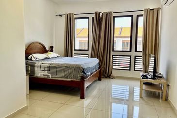 Setia Warisan Tropika (Belladonna)