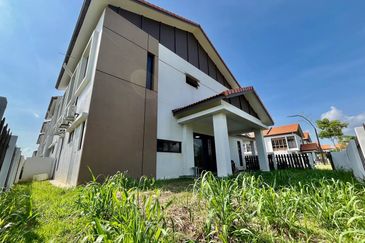 Setia Warisan Tropika (Belladonna)