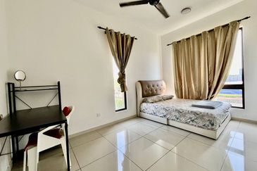 Setia Warisan Tropika (Belladonna)