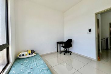 Setia Warisan Tropika (Belladonna)