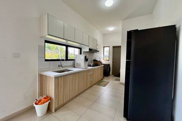 Setia Warisan Tropika (Belladonna)