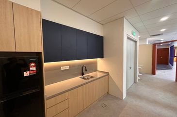 Menara EcoWorld (The Stride Strata Office @ BBCC)