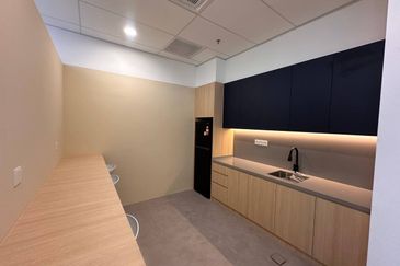 Menara EcoWorld (The Stride Strata Office @ BBCC)