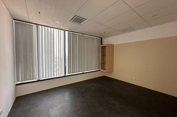 Menara EcoWorld (The Stride Strata Office @ BBCC)