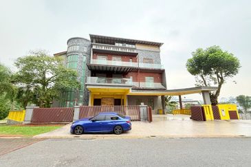 Luxury Bungalow The Mines Resort City