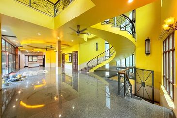 Luxury Bungalow The Mines Resort City