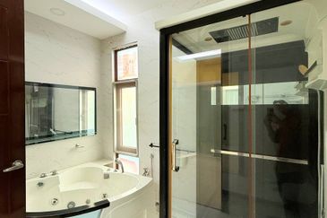 Luxury Bungalow The Mines Resort City