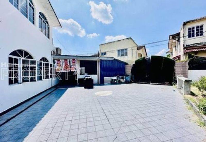 Double-Storey Terraced House @ Taman Melur Ampang (End Lot)