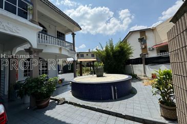 Double-Storey Terraced House @ Taman Melur Ampang (End Lot)