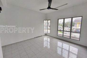 2-Storey Terrace House @ Adenium Built Beruntung