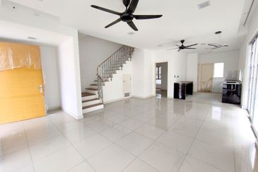 Garland Residence Rawang 2 Sty Terrace House For Sale