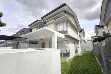 Garland Residence Rawang 2 Sty Terrace House For Sale