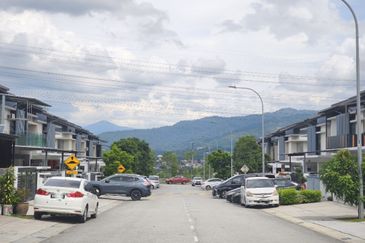 Garland Residence Rawang 2 Sty Terrace House For Sale