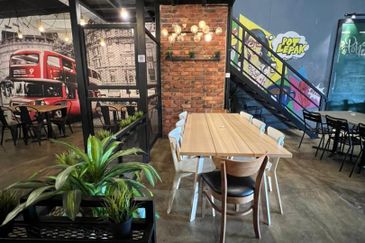 Bandar Laguna Merbok