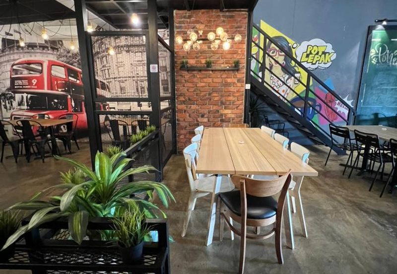 Bandar Laguna Merbok