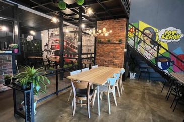 Bandar Laguna Merbok