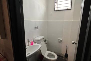 Bandar Laguna Merbok