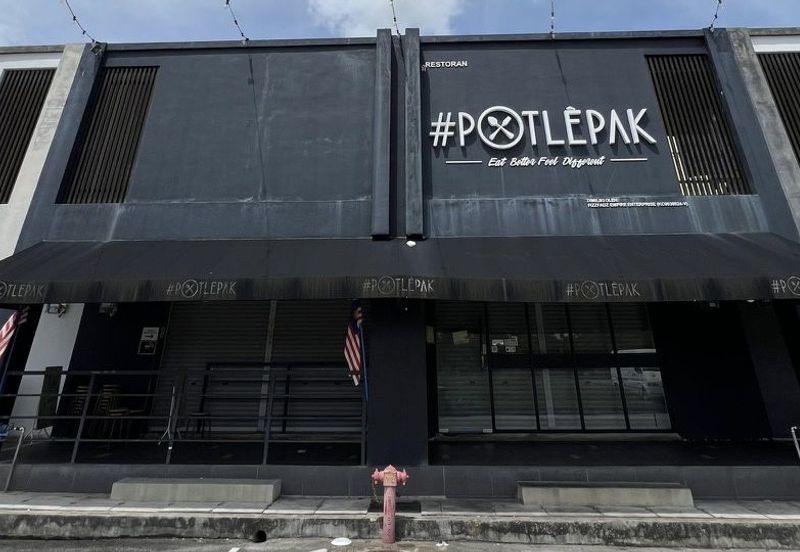 Bandar Laguna Merbok