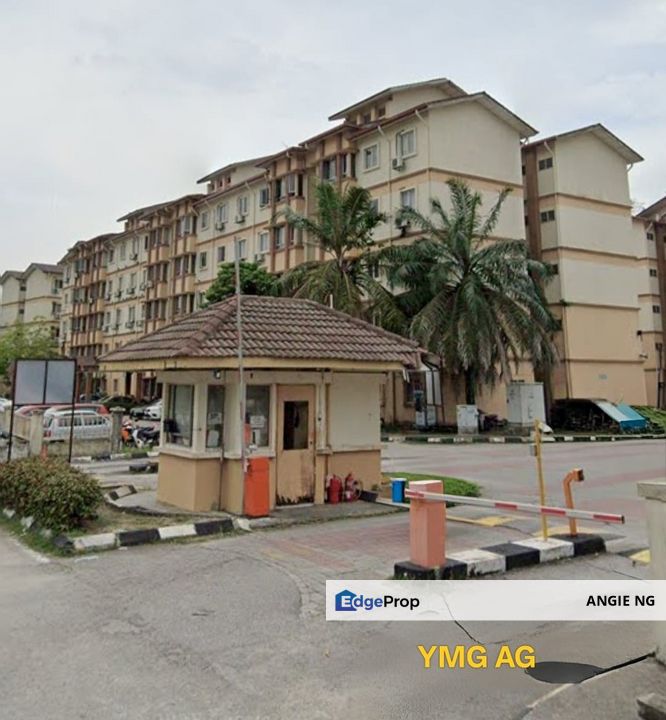TROPIKA APARTMENT FOR SALE BANDAR BUKIT TINGGI KLANG, BASIC UNIT PARTIAL FURNISHED, Selangor, Klang