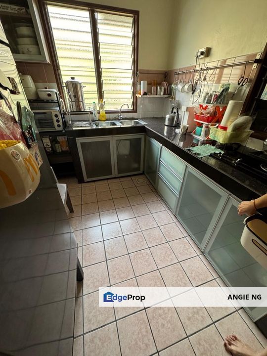1.5 Storey House For Sale, Freehold, Partial Furnished  Jalan Zapin Bandar Bukit Raja, Klang, Selangor, Klang
