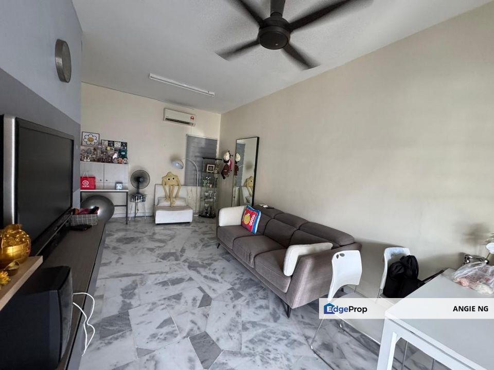 1.5 Storey House For Sale, Freehold, Partial Furnished  Jalan Zapin Bandar Bukit Raja, Klang, Selangor, Klang