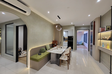 Lakefront Condominium | Emerald Hills @ Alam Damai