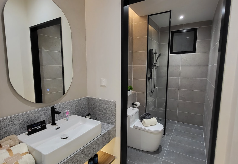 Lakefront Condominium | Emerald Hills @ Alam Damai