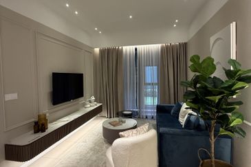 Lakefront Condominium | Emerald Hills @ Alam Damai