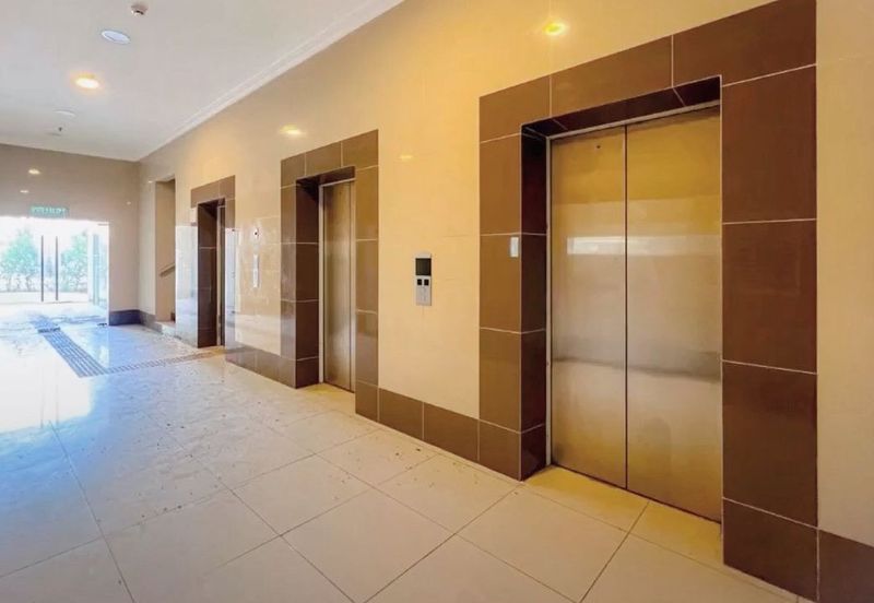 Taipan Business Centre, USJ 10