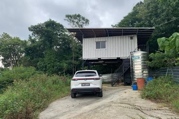 Puchong Meranti Agriculture Land For Rent | 3 Acres | With Utilities & Container Setup 农业地出租 | 水电齐全+集装箱办公室 + 3 英亩地