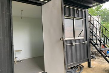 Puchong Meranti Agriculture Land For Rent | 3 Acres | With Utilities & Container Setup 农业地出租 | 水电齐全+集装箱办公室 + 3 英亩地