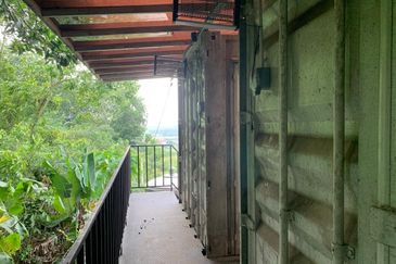 Puchong Meranti Agriculture Land For Rent | 3 Acres | With Utilities & Container Setup 农业地出租 | 水电齐全+集装箱办公室 + 3 英亩地