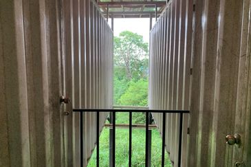 Puchong Meranti Agriculture Land For Rent | 3 Acres | With Utilities & Container Setup 农业地出租 | 水电齐全+集装箱办公室 + 3 英亩地