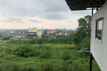 Puchong Meranti Agriculture Land For Rent | 3 Acres | With Utilities & Container Setup 农业地出租 | 水电齐全+集装箱办公室 + 3 英亩地