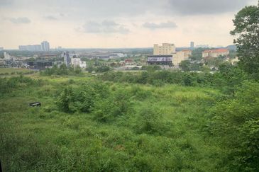 Puchong Meranti Agriculture Land For Rent | 3 Acres | With Utilities & Container Setup 农业地出租 | 水电齐全+集装箱办公室 + 3 英亩地